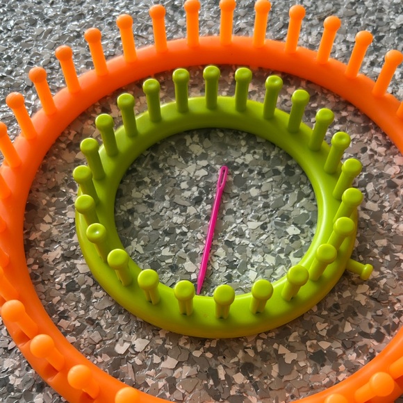 Round knitting loom circle - Picture 3 of 3